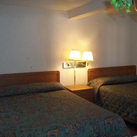 National 9 Inn Sand Canyon Кортес Экстерьер фото