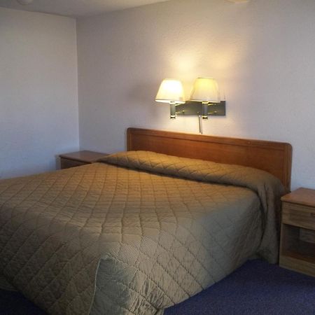 National 9 Inn Sand Canyon Кортес Номер фото
