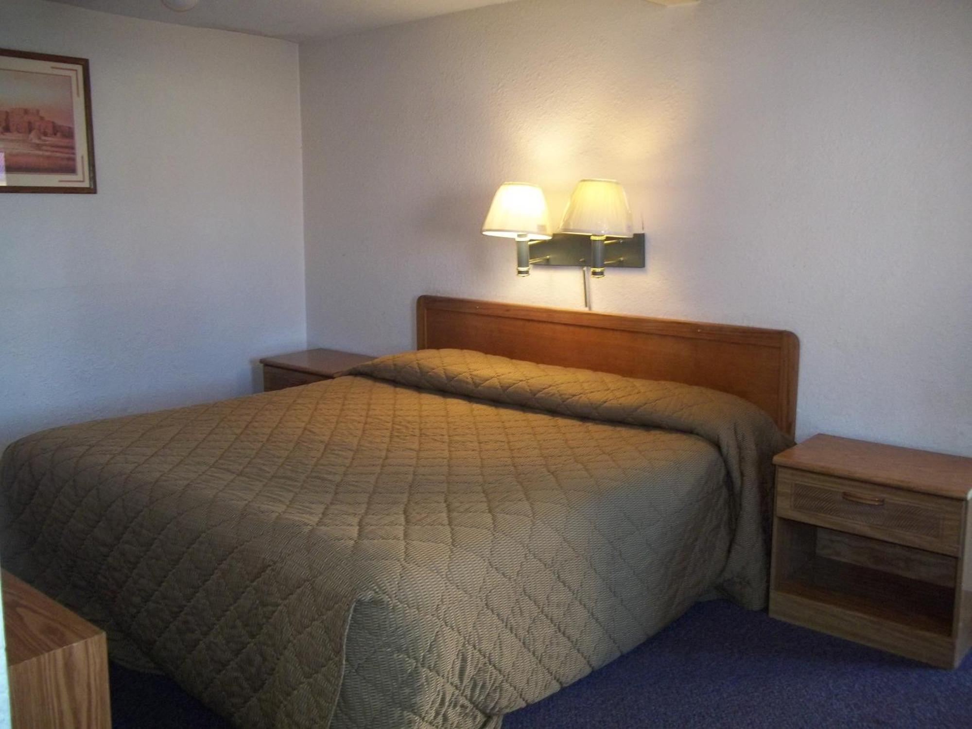 National 9 Inn Sand Canyon Кортес Номер фото