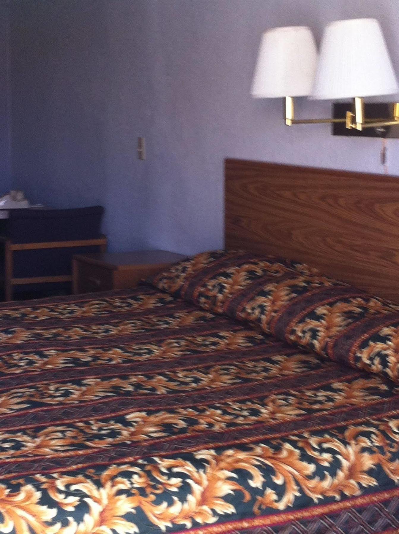 National 9 Inn Sand Canyon Кортес Экстерьер фото